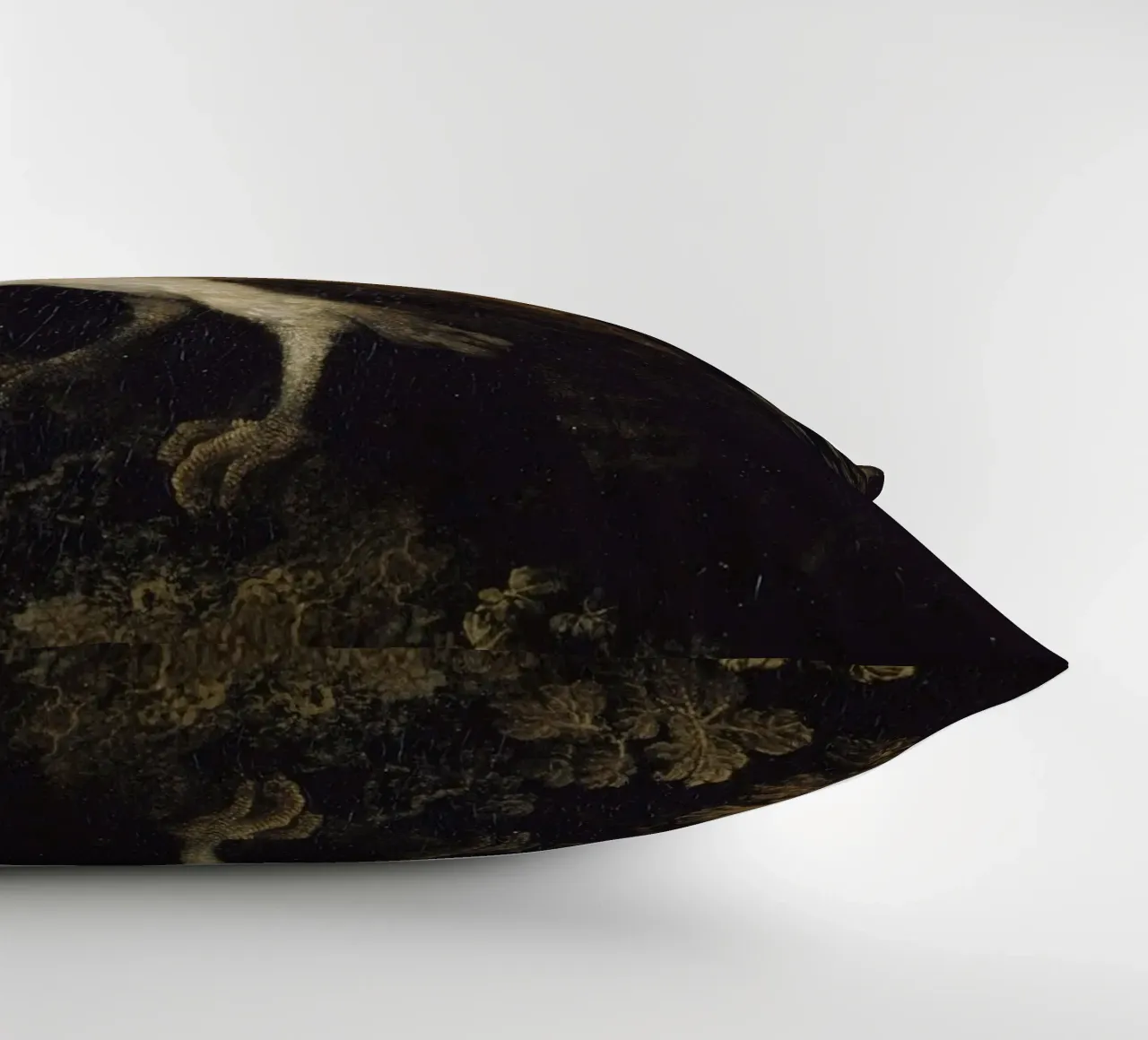 Barbagianni vintage: arte di Moody Dark Academia cuscino da vintagepod