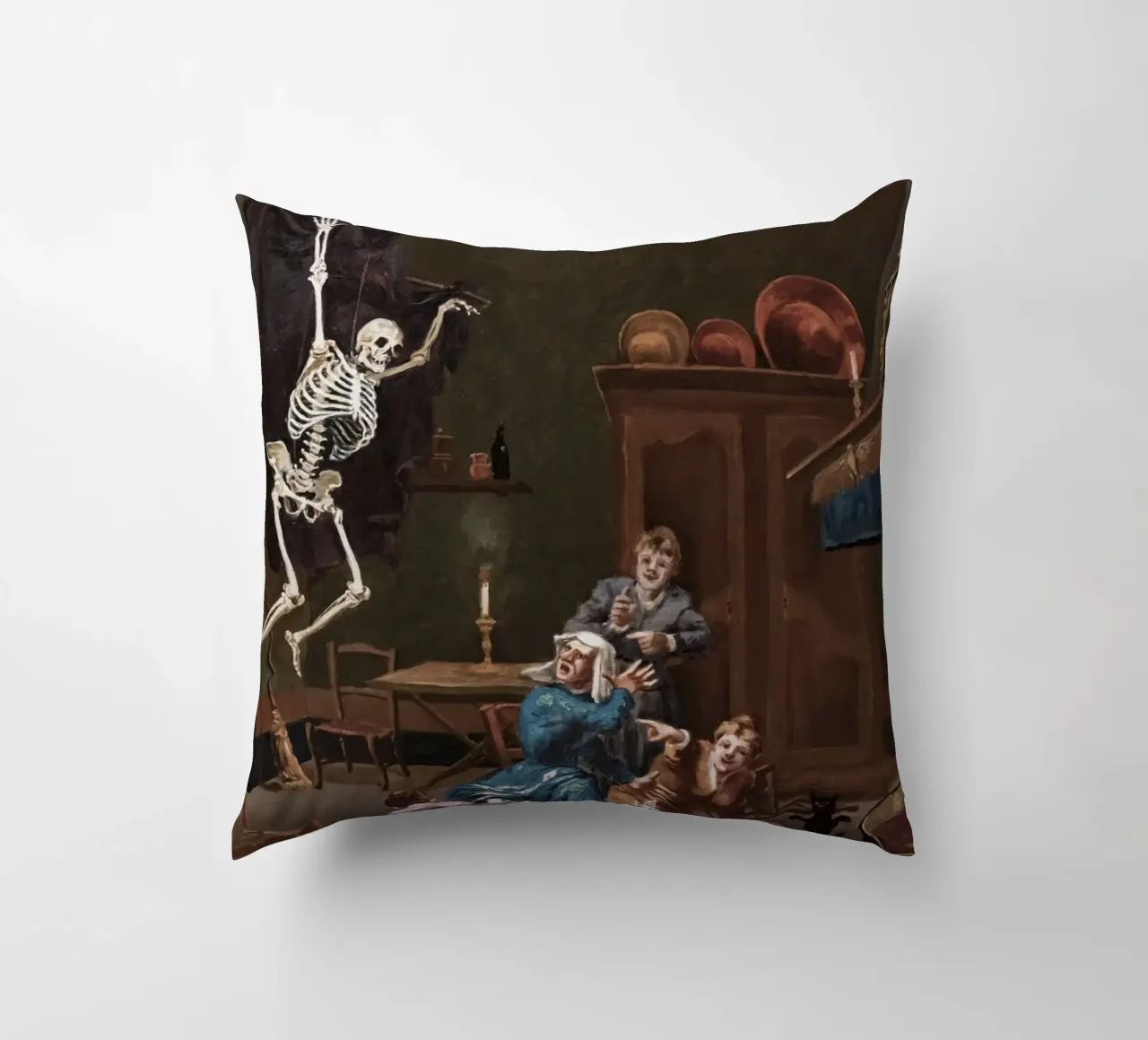 Il falso scheletro, dipinto d'epoca, interno gotico cuscino da vintagepod