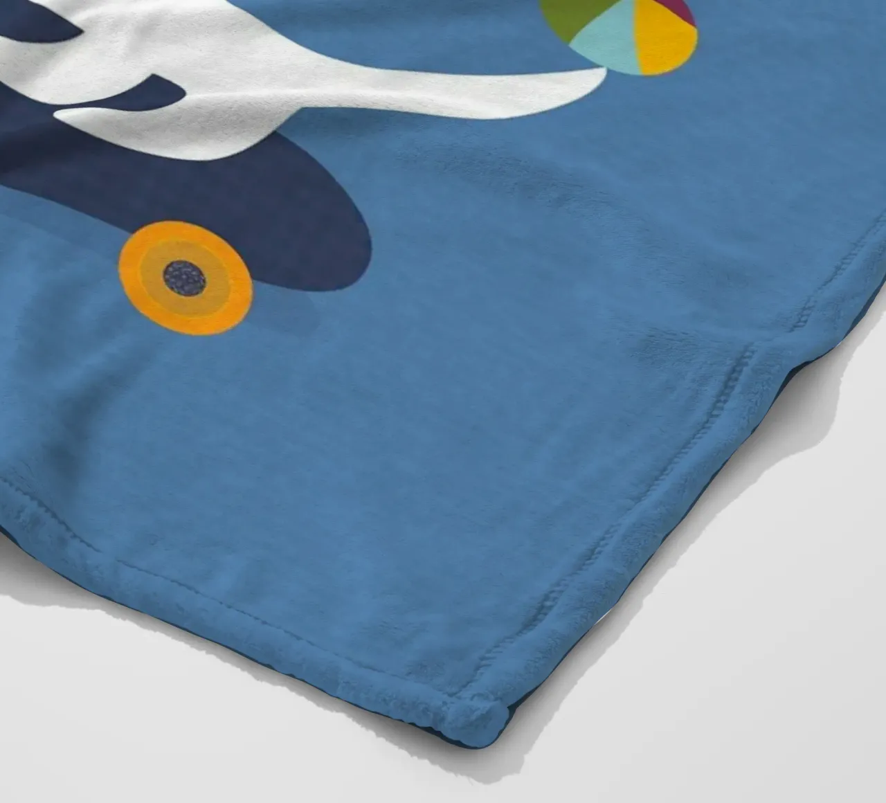 Cucciolo giocoso su uno skateboard con i numeri coperta in pile da JaySan Studio
