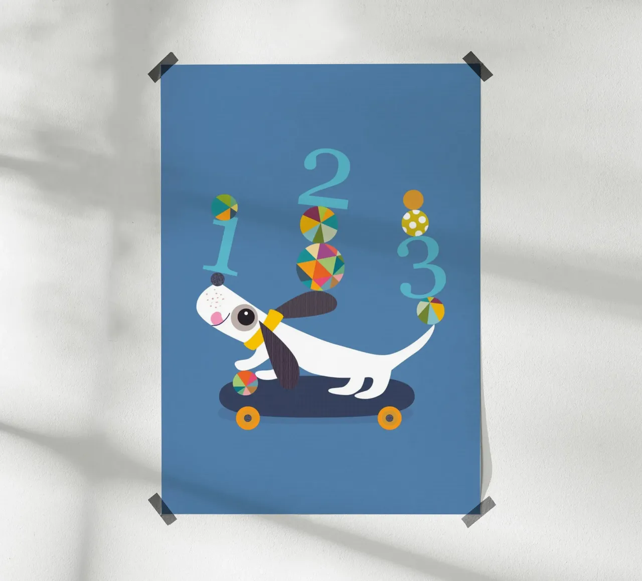 Cucciolo giocoso su uno skateboard con i numeri poster da JaySan Studio