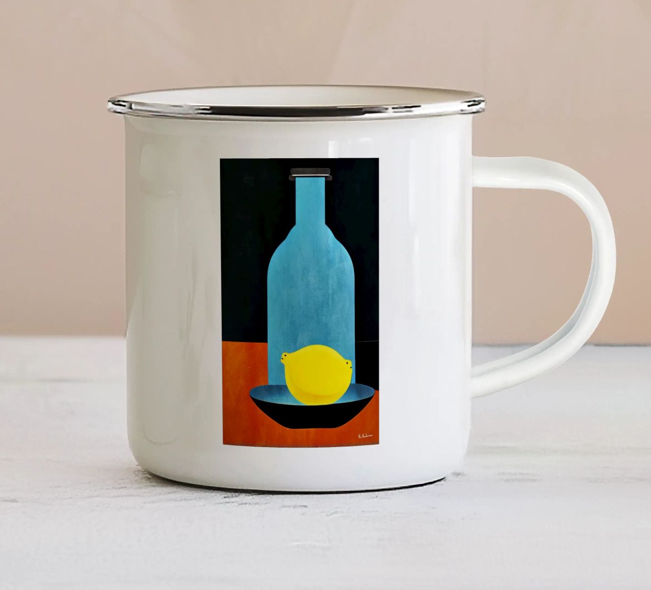 Blue Bottle With (Happy) Lemon emaille mok van Bo Anderson