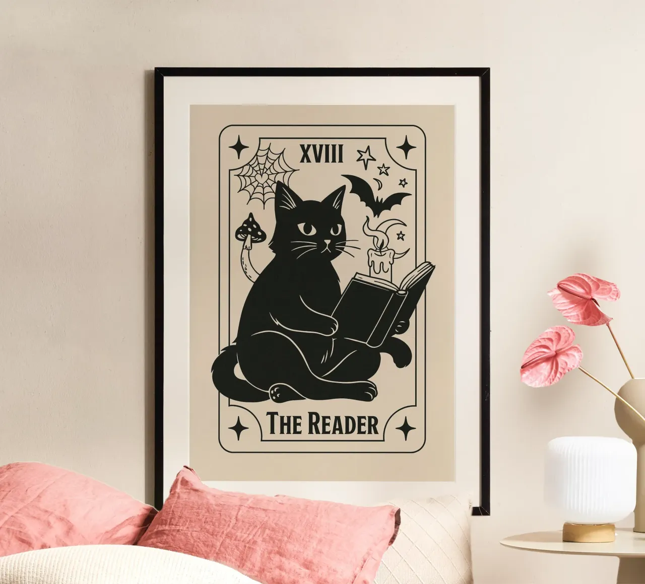 I Tarocchi del Lettore, simpatico gatto nero, arte stregonesca poster con telaio in plastica da vintagepod