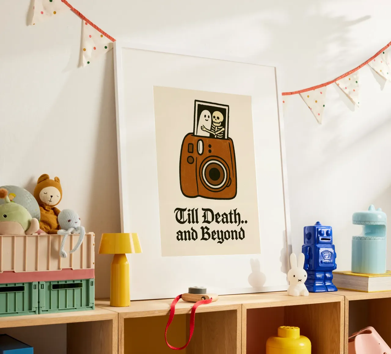 "Fino alla morte e oltre" Arte d'amore spettrale, carina poster con telaio in plastica da vintagepod