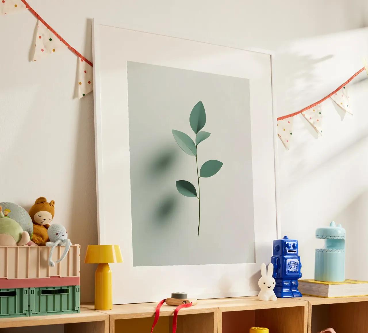 Foglie di eucalipto poster con telaio in legno da The Green Room