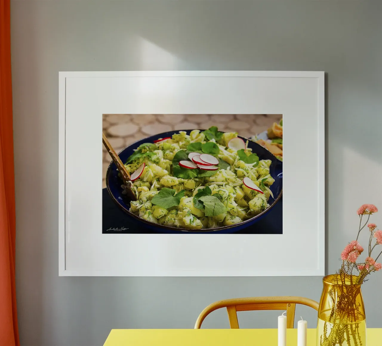 Patatas rústicas con eneldo y rábano - Food Print poster con marco de plástico de jay