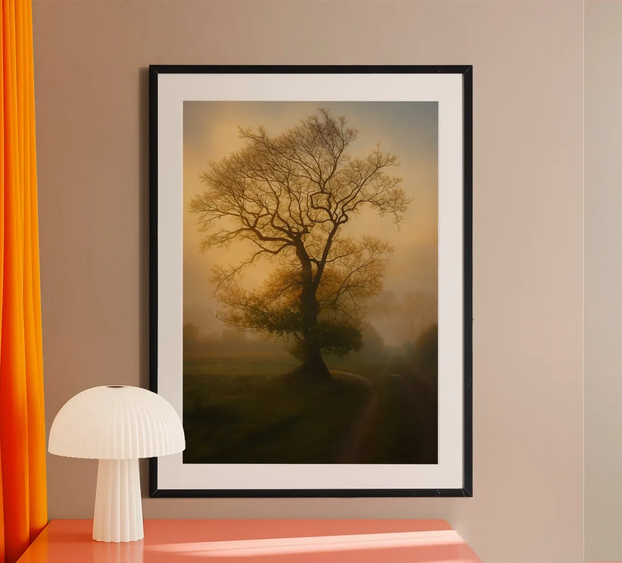 photographie de la vue d'un arbre au bord d'une route poster de landtengs