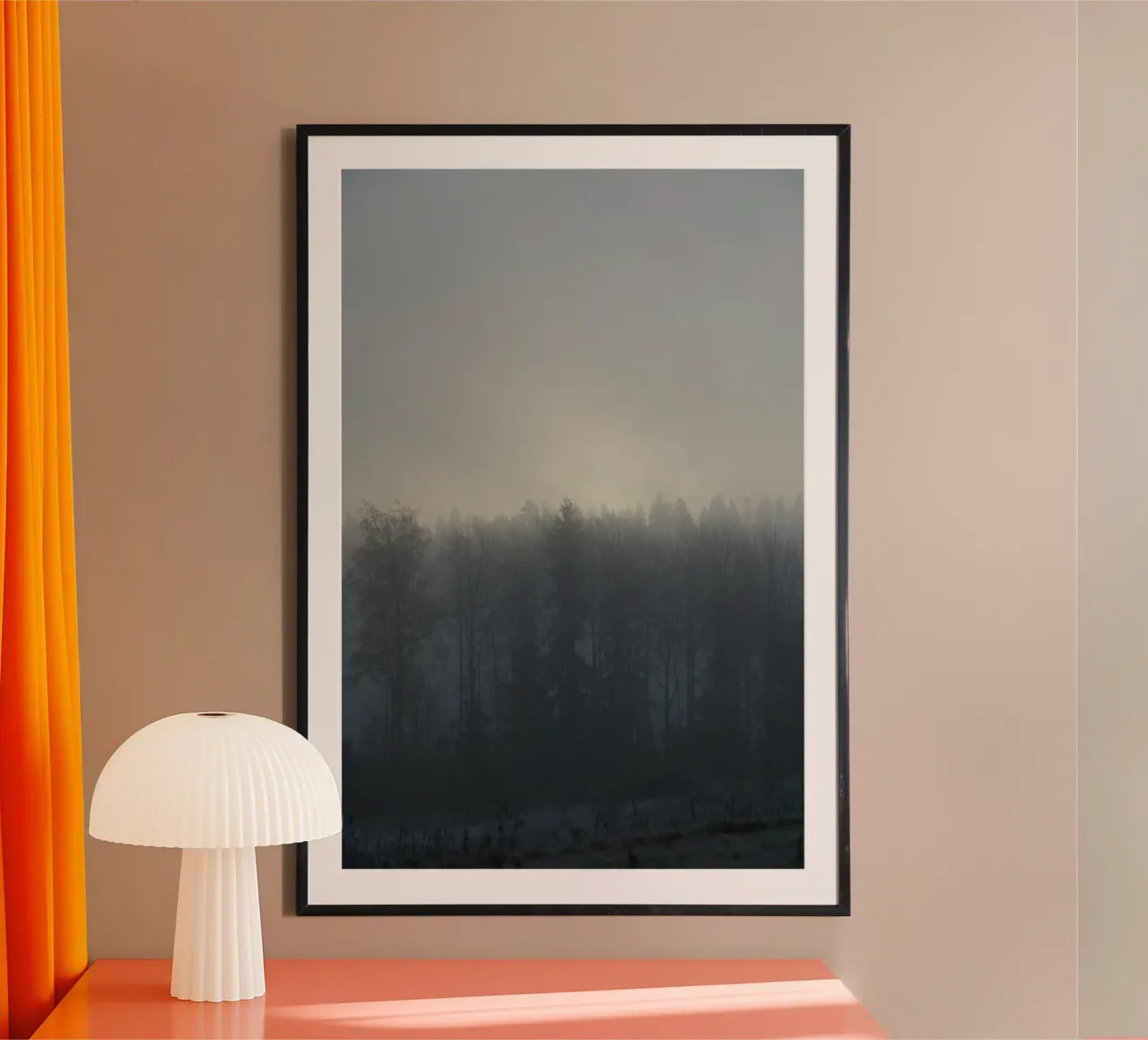 Foresta nebbiosa all'alba poster da Carol Maia