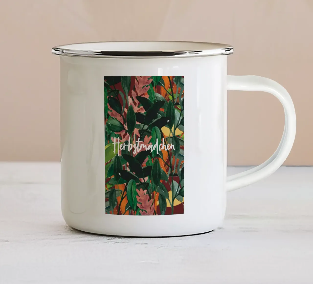 Ragazza d'autunno tazza in smalto da maramirage