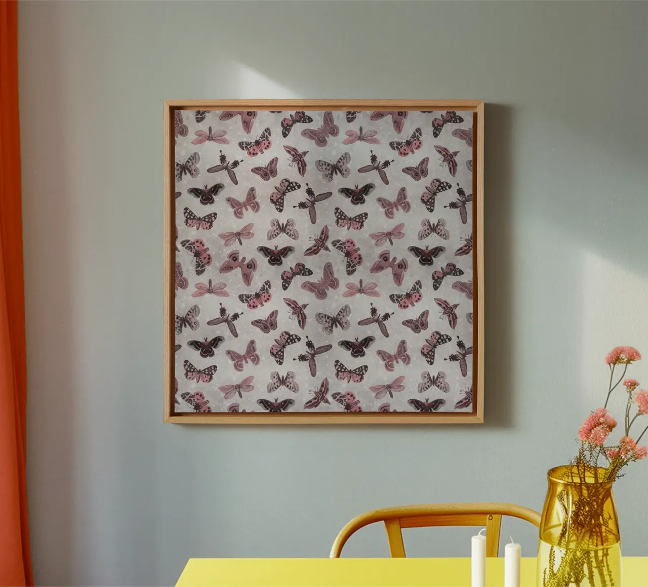 Moths & Butterflies canvas met Baklijst van Vivi Nicolin