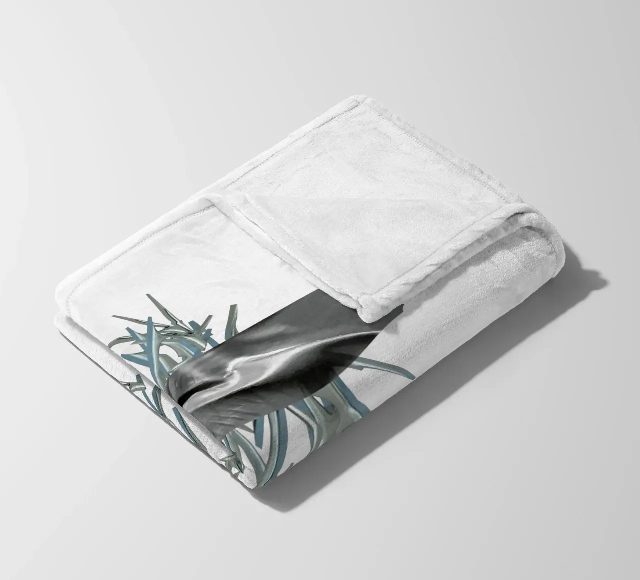 mazzo di spine cromate e nastro metallico coperta in pile da morphinaeblue