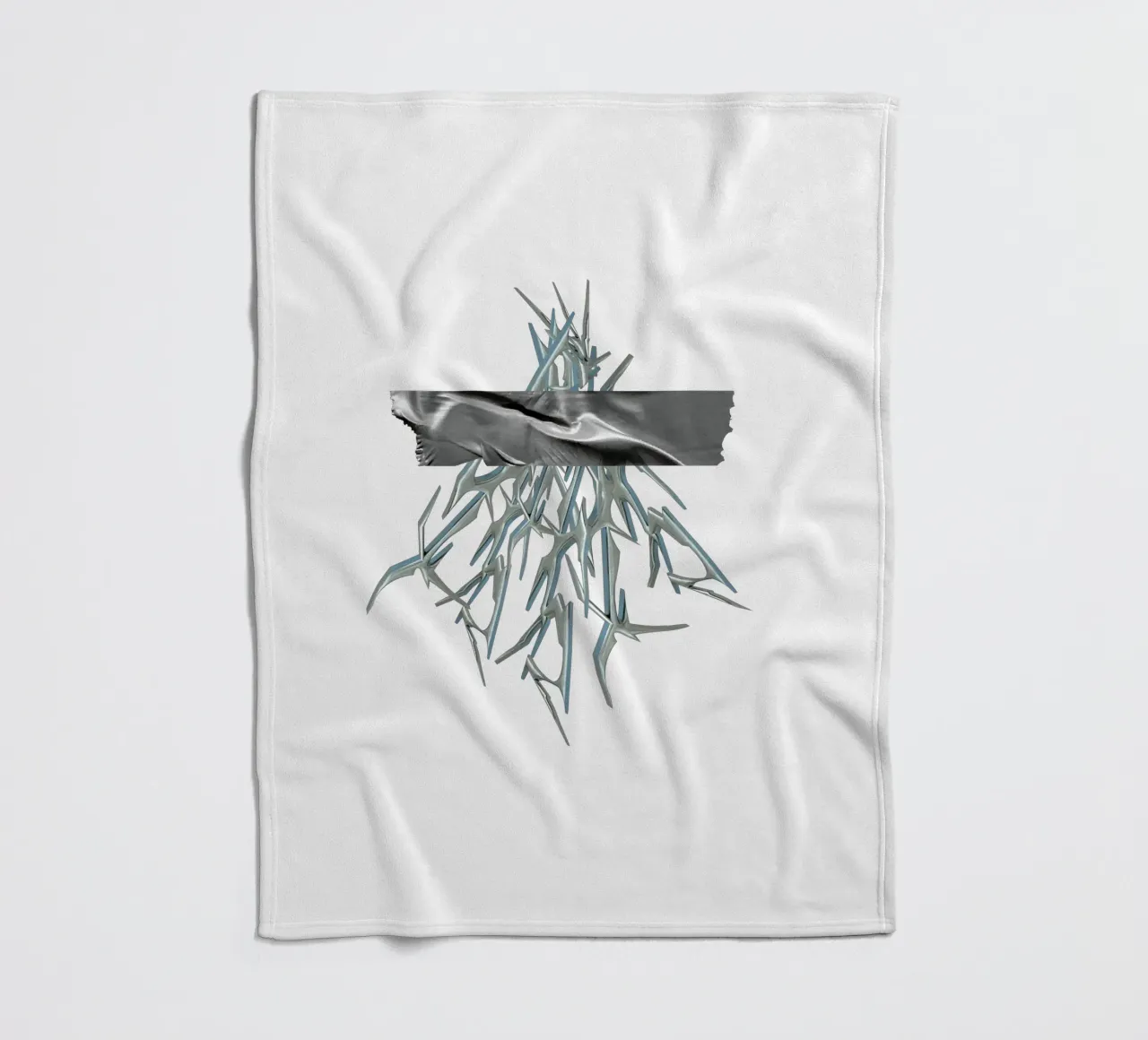 mazzo di spine cromate e nastro metallico coperta in pile da morphinaeblue