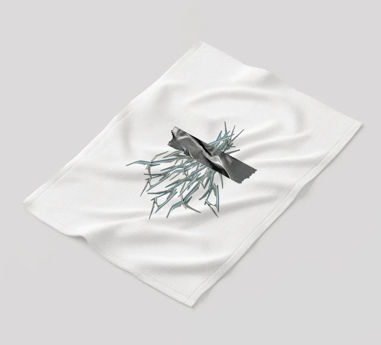 mazzo di spine cromate e nastro metallico coperta in pile da morphinaeblue