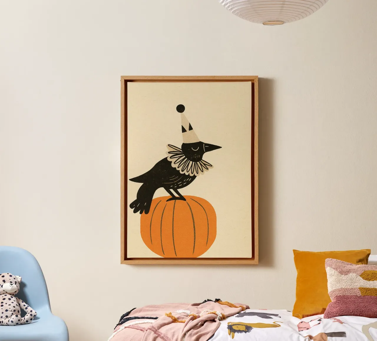 Niedliche Krähe Clown Party Hut Halloween Poster Leinwand mit Schattenfugenrahmen von vintagepod