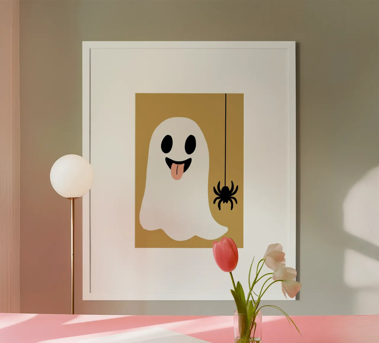 Stampa d'arte di un fantasma e di un ragno di Halloween - Decorazione divertente e spettrale poster con telaio in legno da vintagepod