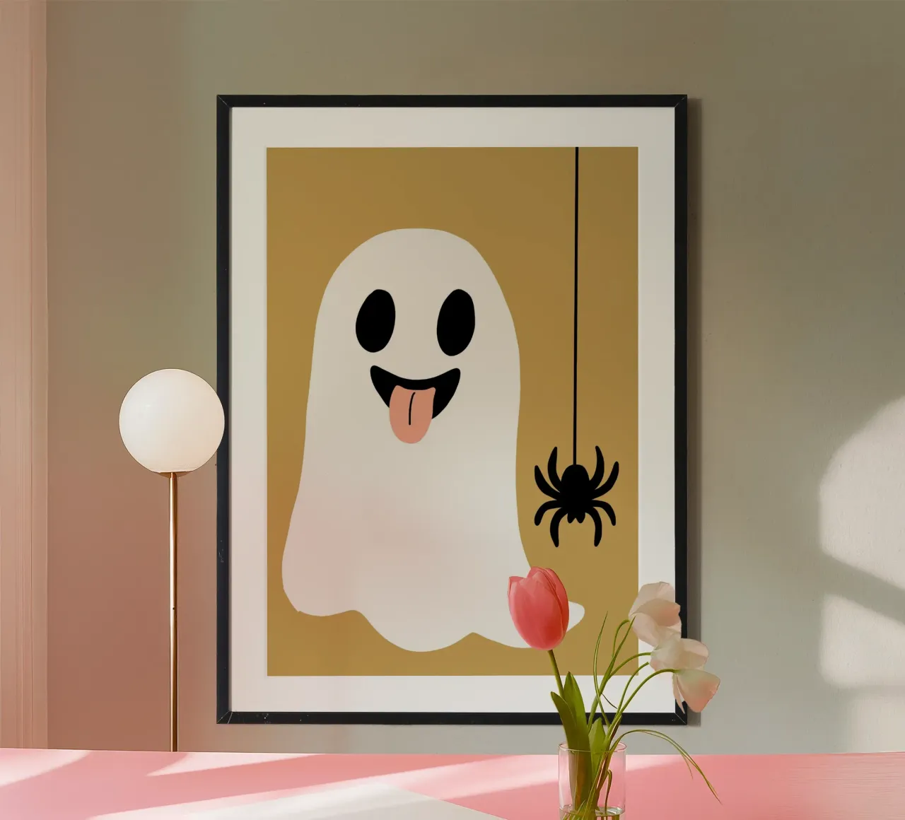 Stampa d'arte di un fantasma e di un ragno di Halloween - Decorazione divertente e spettrale poster con telaio in legno da vintagepod