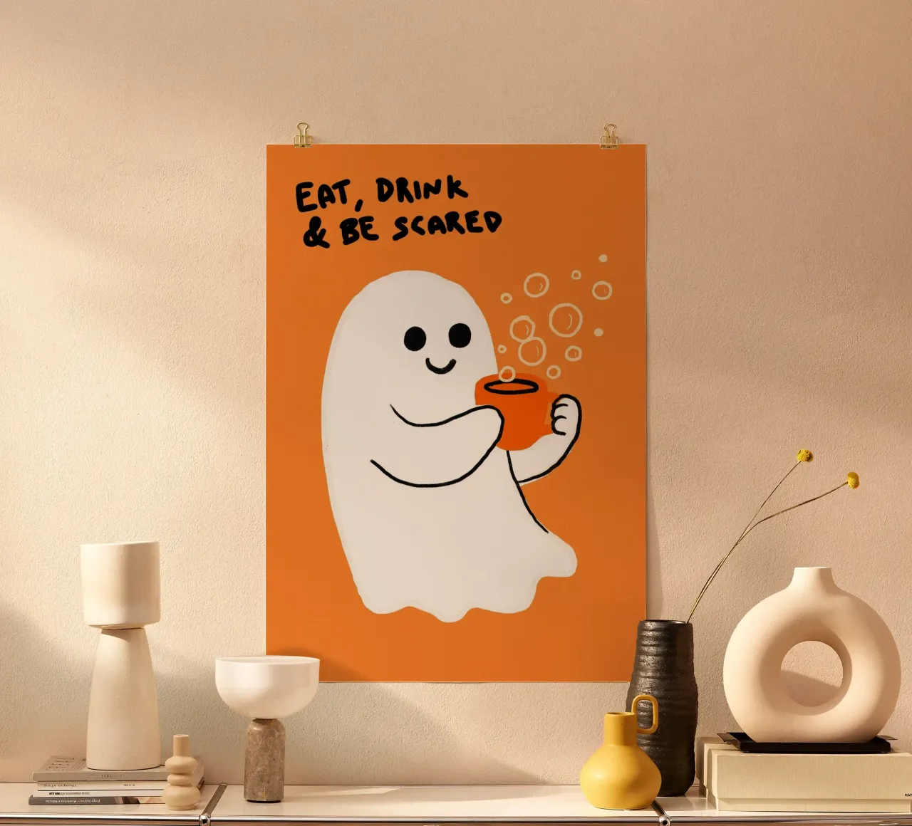 Stampa d'arte sui fantasmi "Eat, Drink & Be Scared" - Divertimento di Halloween poster con telaio in alluminio da vintagepod