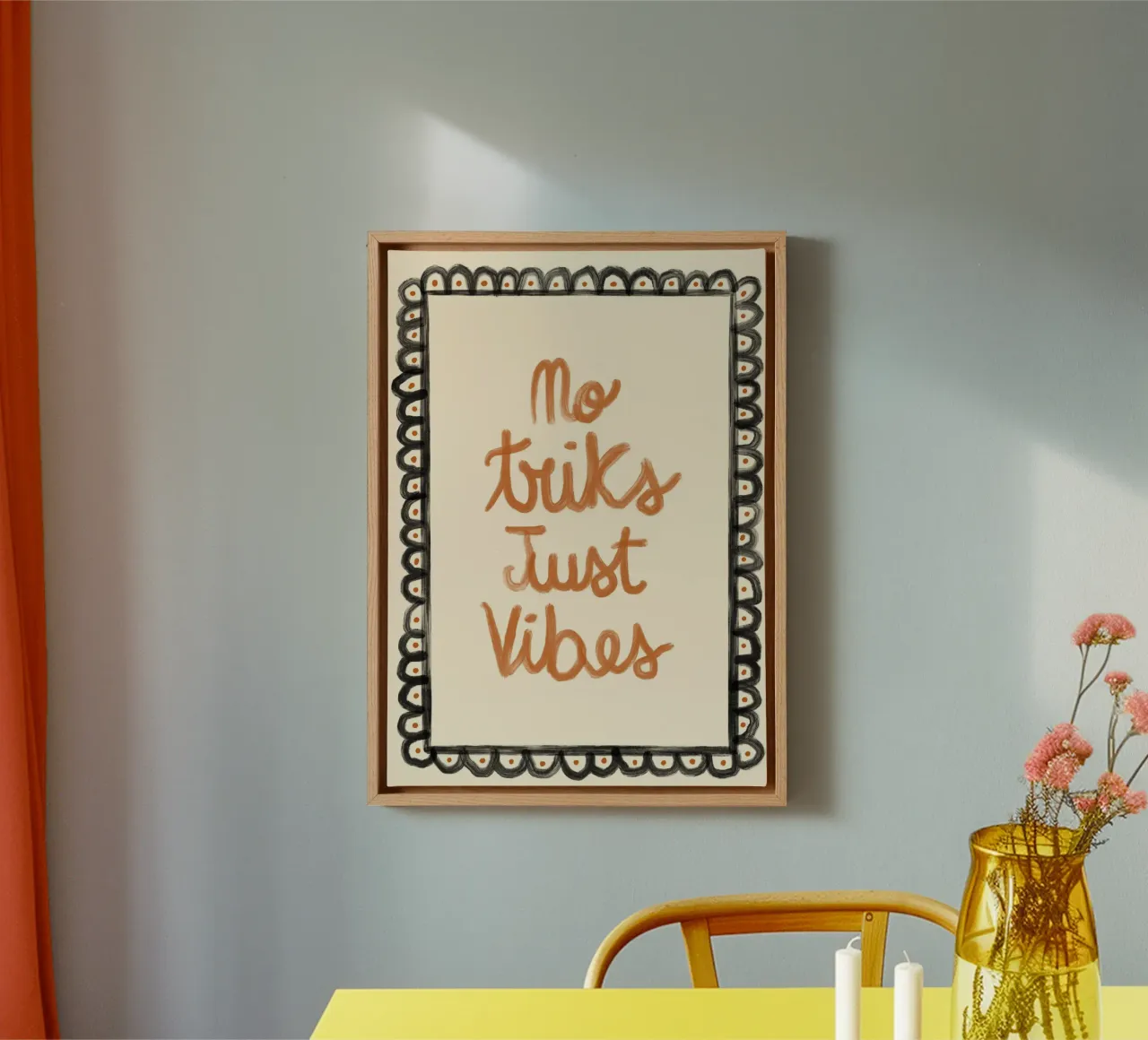 "Keine Tricks, nur Vibes" Halloween Wandkunstdruck Leinwand mit Schattenfugenrahmen von vintagepod