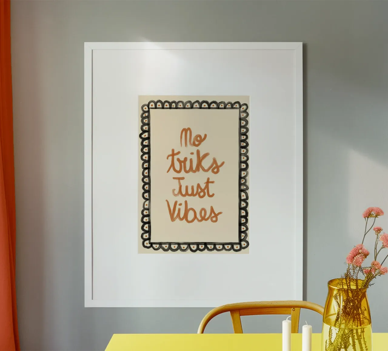 Stampa artistica da parete "No Tricks Just Vibes" Halloween poster con telaio in alluminio da vintagepod
