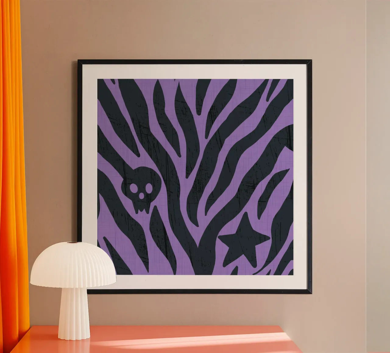 Zebra viola con teschio - Stampa animale punk di Halloween poster con telaio in plastica da susanacosta