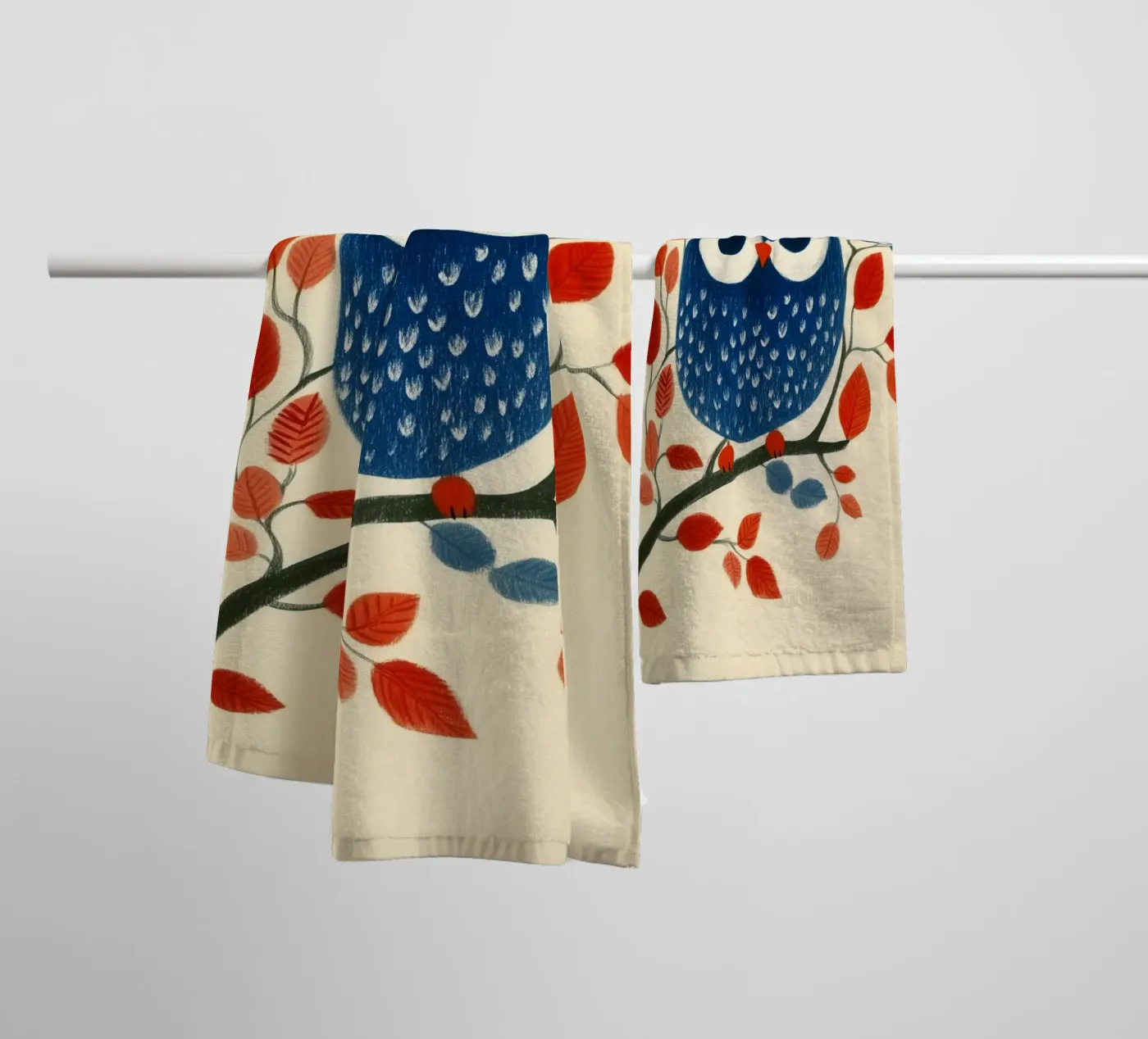 Blaue Eule Handtuch von Curious Canvas
