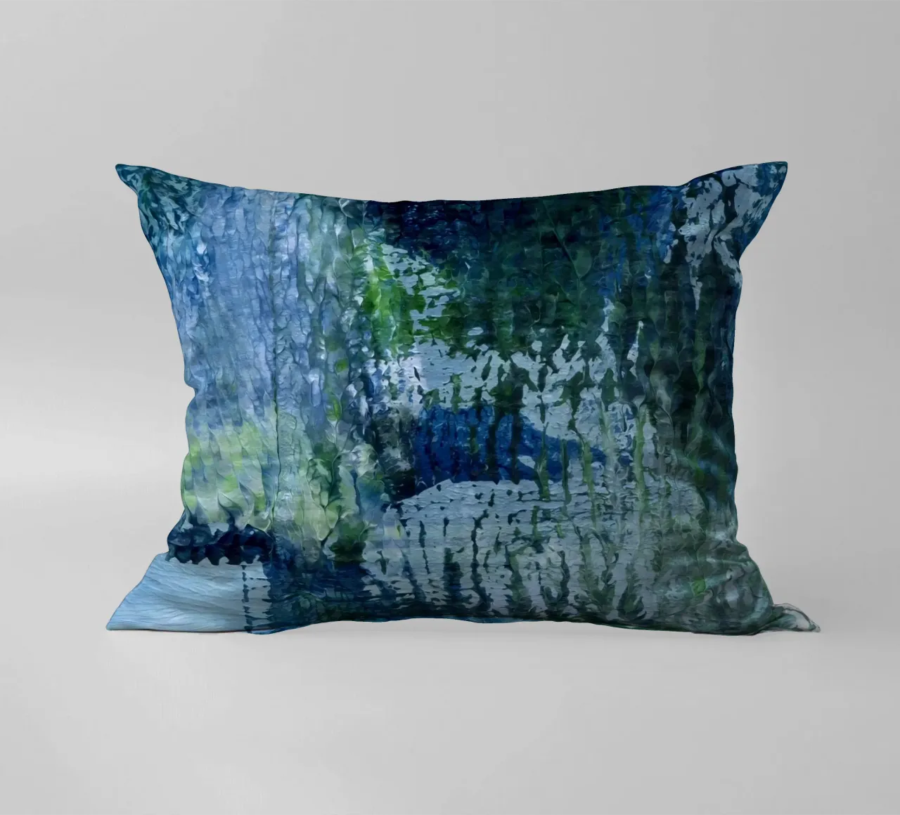 Surfaces 4 | Abstract in Indigo, Pale Blue, Green and White cuscino da sabidussi