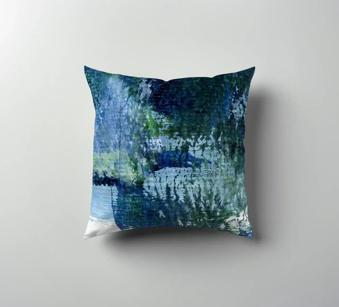 Surfaces 4 | Abstract in Indigo, Pale Blue, Green and White cuscino da sabidussi