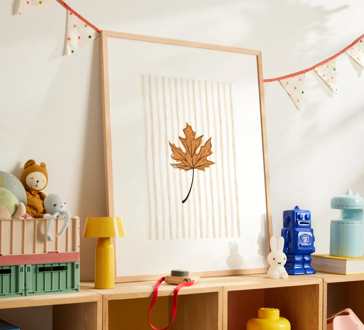 Stampa murale estetica Autunno a foglia d'acero singola poster con telaio in legno da vintagepod