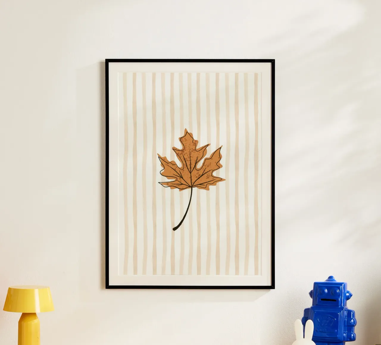 Stampa murale estetica Autunno a foglia d'acero singola poster con telaio in legno da vintagepod