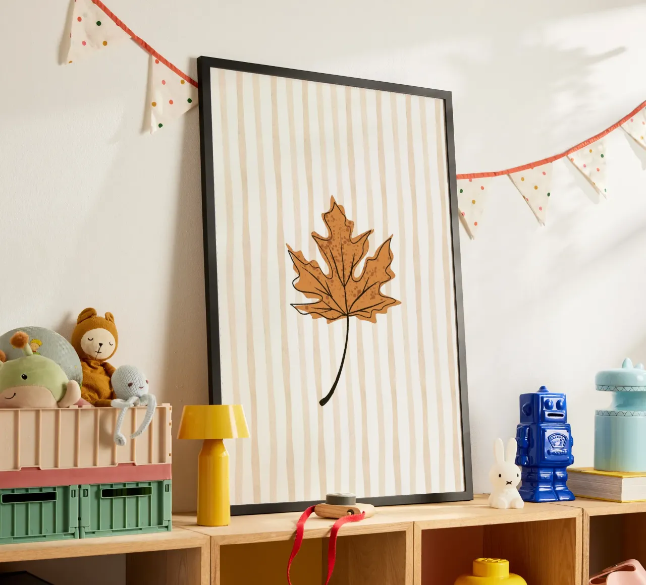 Stampa murale estetica Autunno a foglia d'acero singola poster con telaio in legno da vintagepod