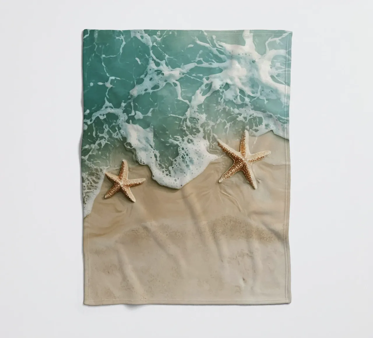 Due stelle marine in riva al mare coperta in pile da pixelbull - medieval art and more