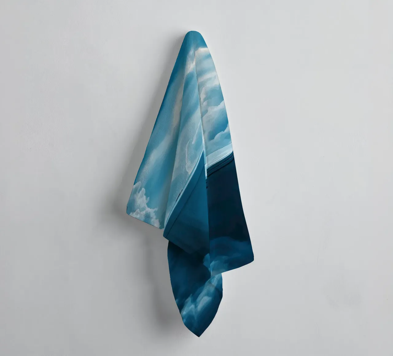 WC celeste in un mare di nuvole asciugamano da bagno da pixelbull - medieval art and more