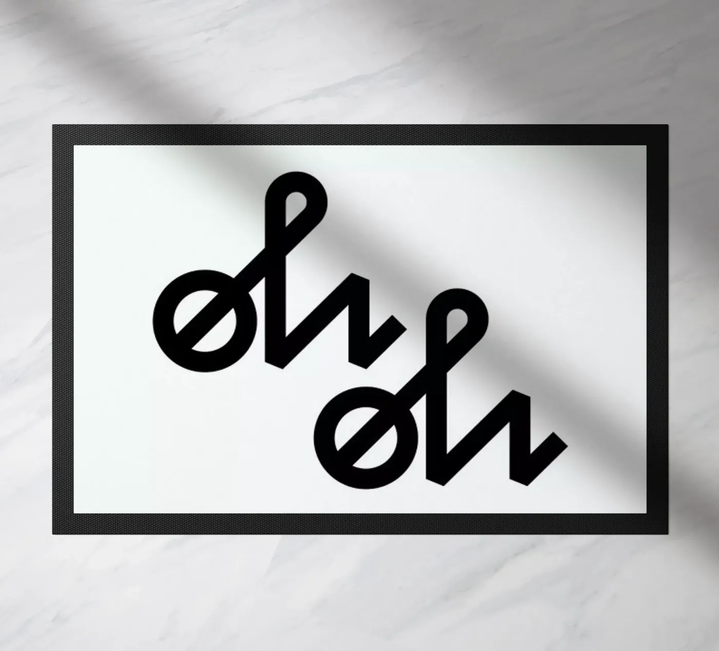 Oh Oh deurmat van BLAEK Design Studio