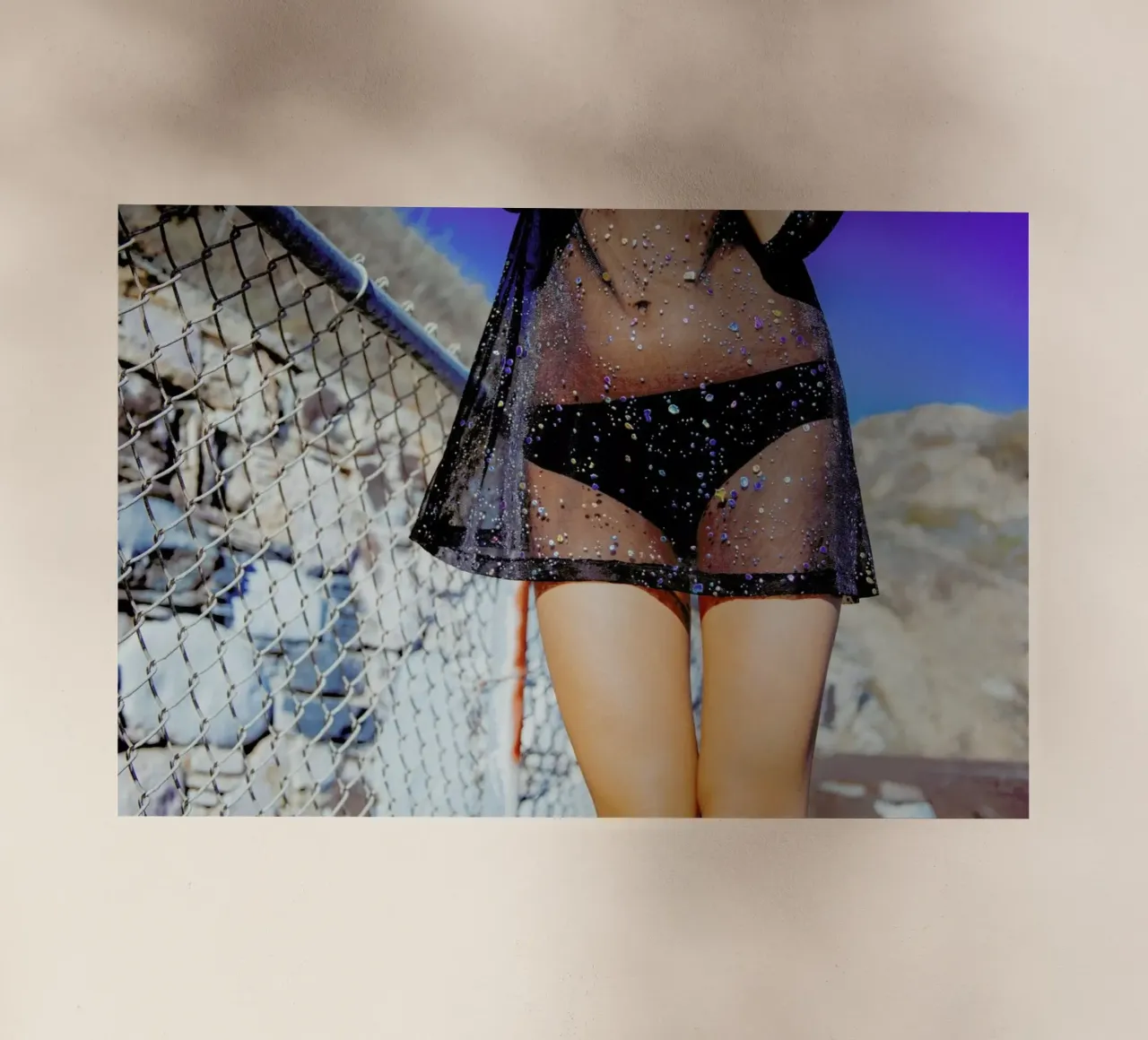 Shine pellicola backlit da Aysha Banos