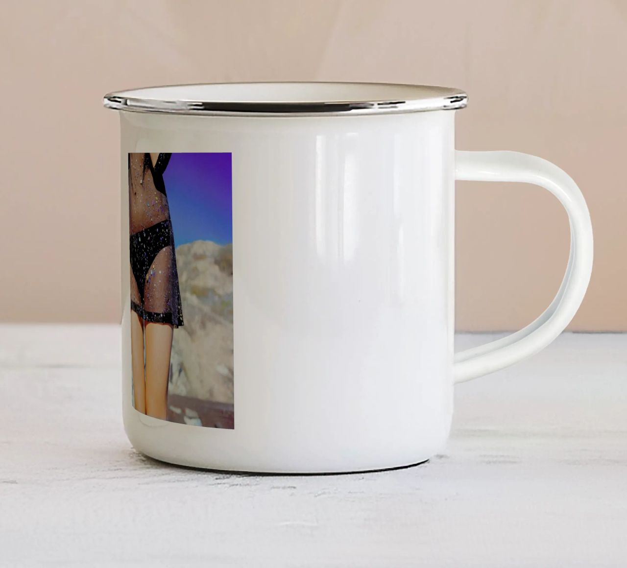 Shine tazza in smalto da Aysha Banos