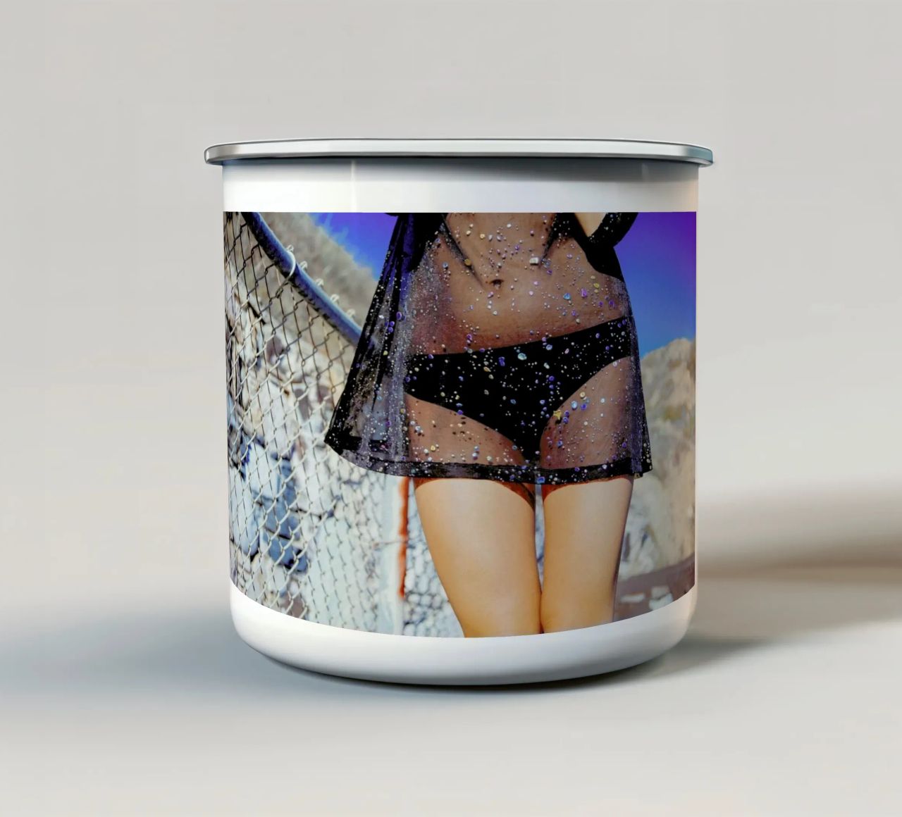 Shine tazza in smalto da Aysha Banos