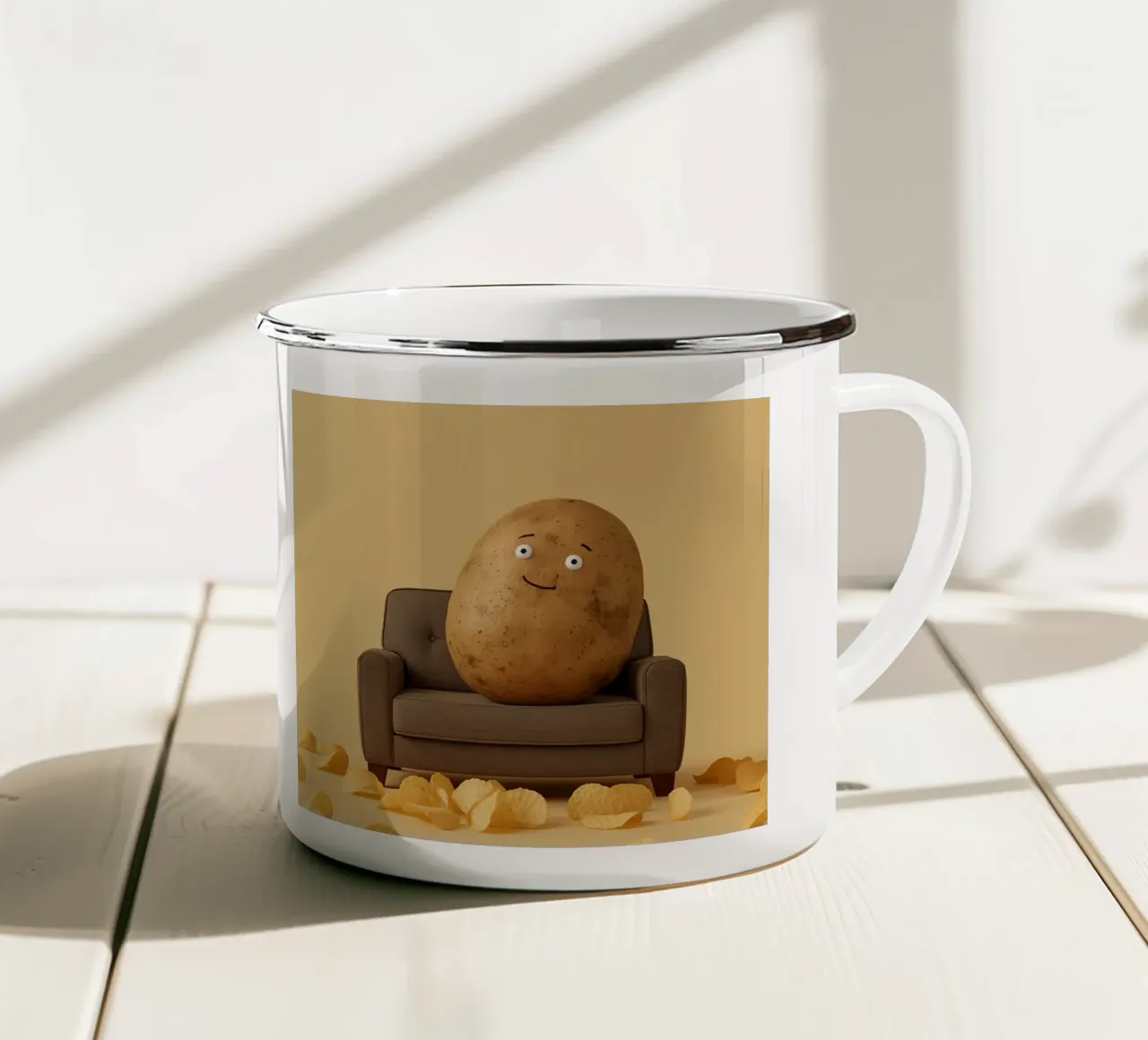 Potato Lounging on a Couch With Chips Around tazza in smalto da DesignDoodle
