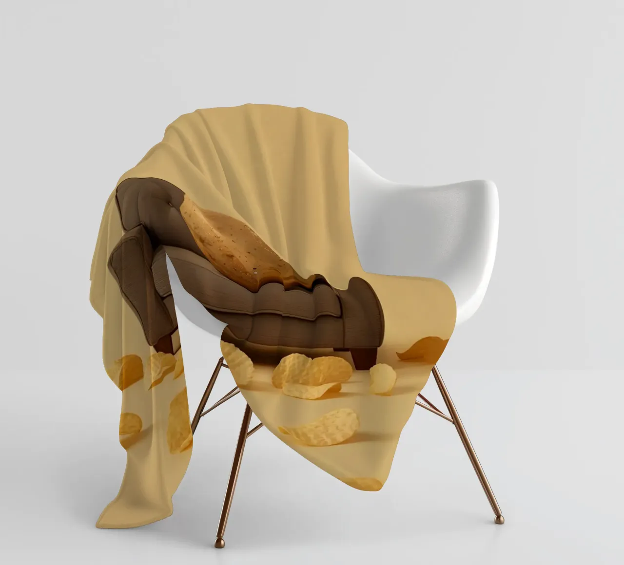 Potato Lounging on a Couch With Chips Around coperta in pile da DesignDoodle