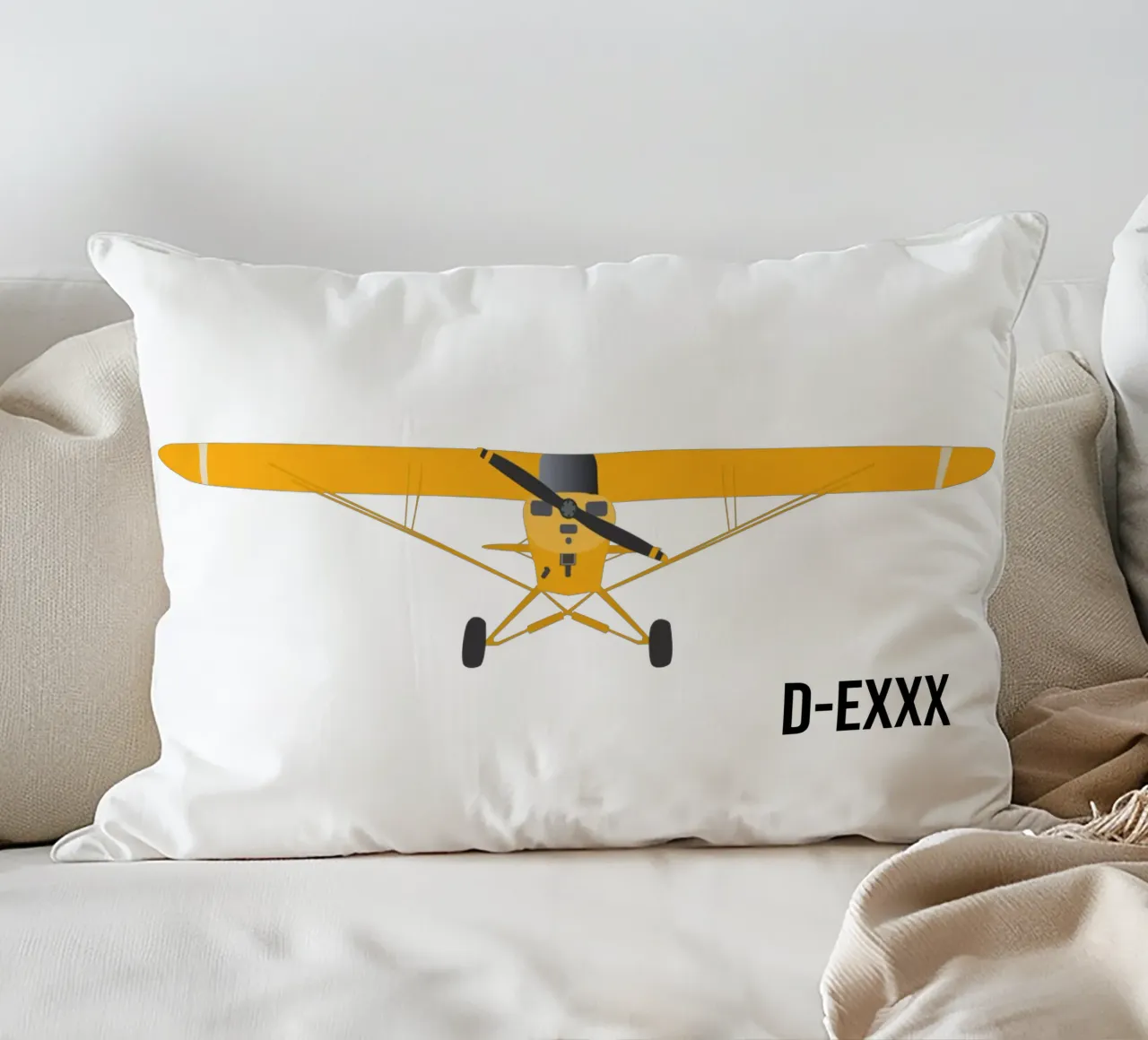 Piper Cub - La targa può essere personalizzata cuscino da Fly & Camp