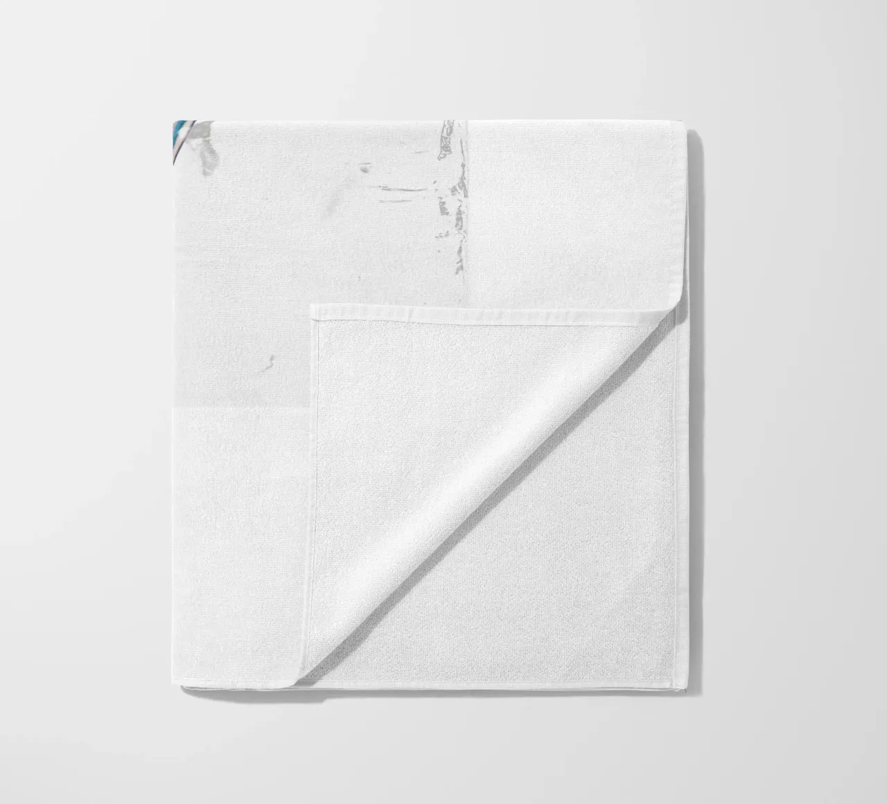 chiave iridescente in un sacchetto di plastica telo mare da morphinaeblue