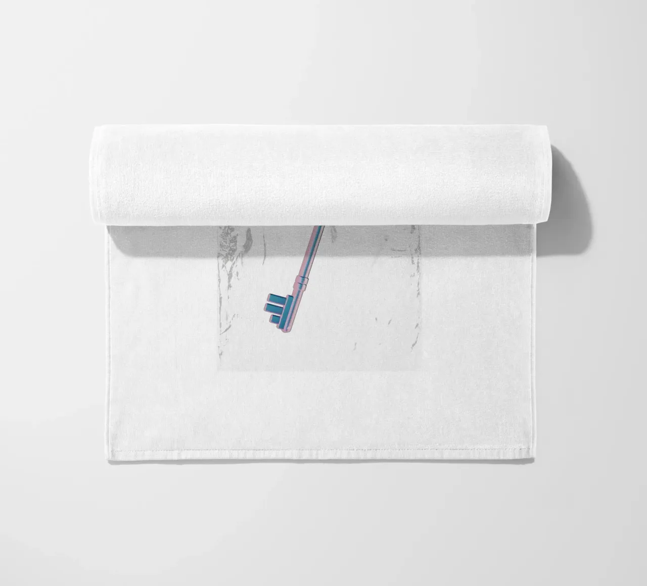 chiave iridescente in un sacchetto di plastica telo mare da morphinaeblue