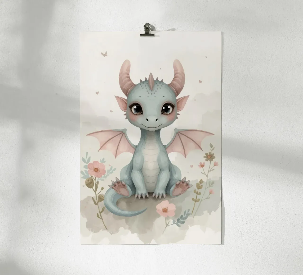 Carino il cucciolo di drago con fiori e nuvole poster con telaio in alluminio da DesignDoodle