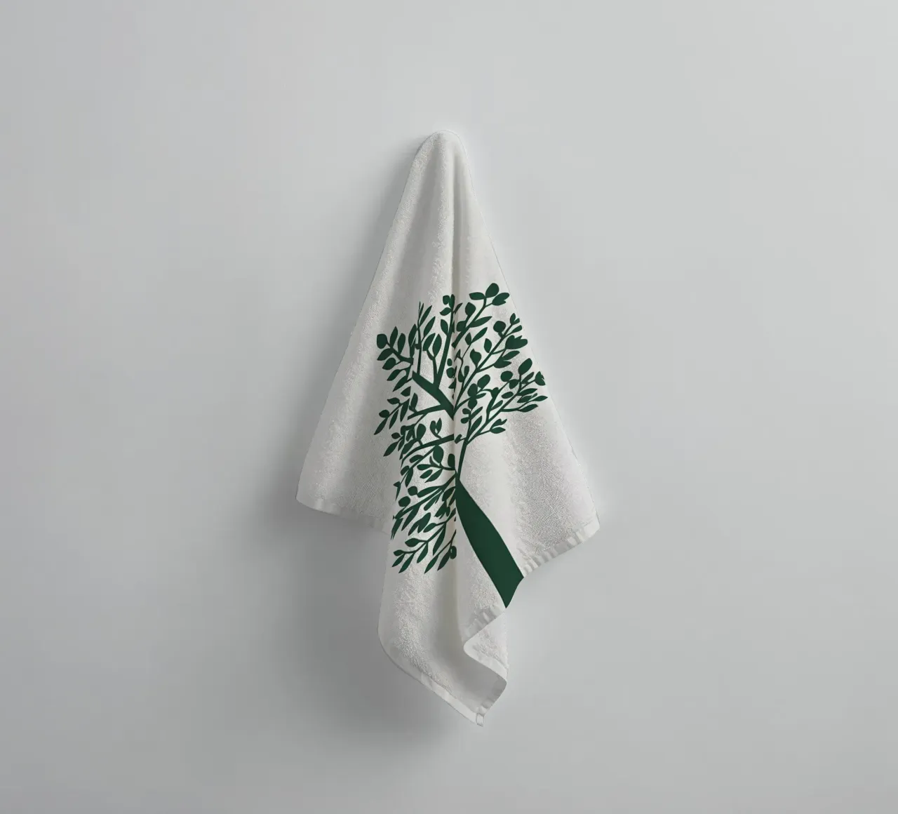 Silhouette di albero semplice asciugamano da bagno da Botanical Gallery