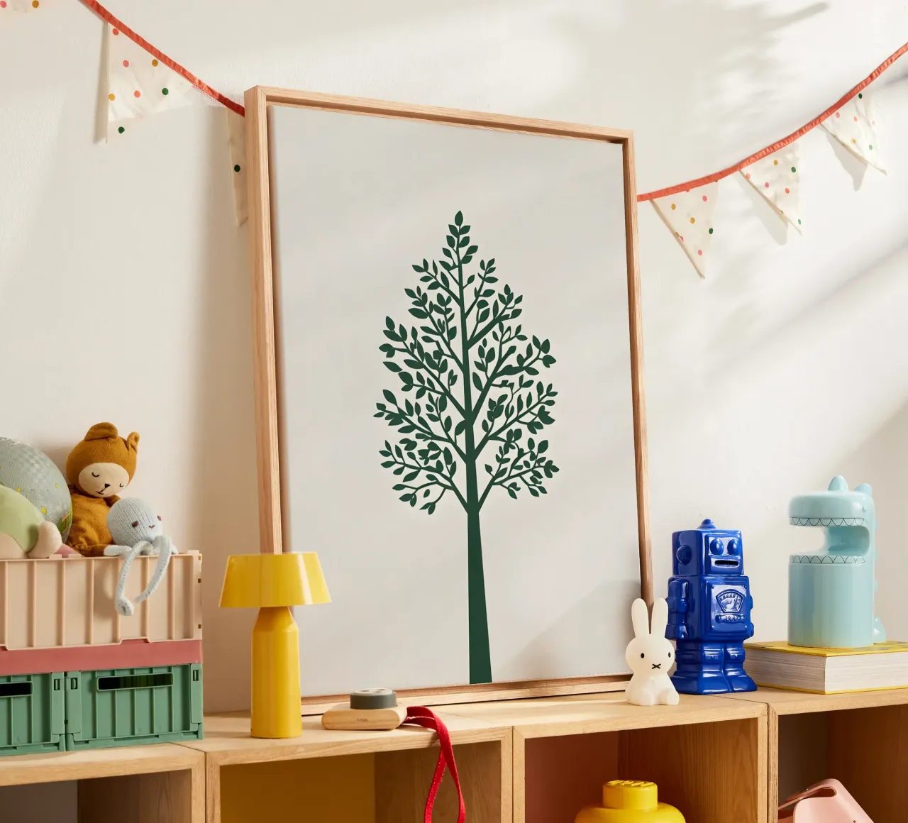Simple Tree Silhouette Leinwand mit Schattenfugenrahmen von The Green Room