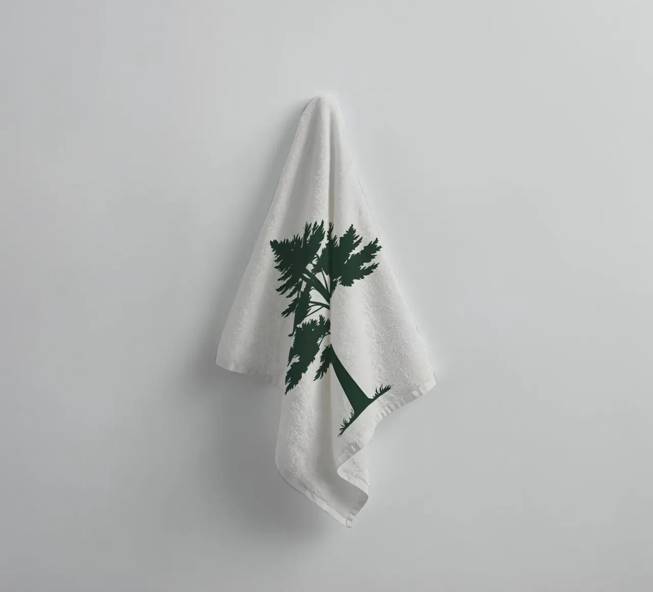 Silhouette di albero semplice asciugamano da bagno da Botanical Gallery