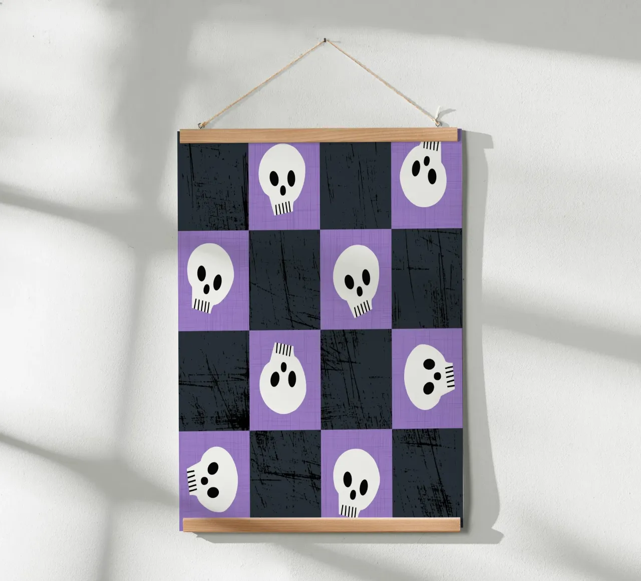 Teschio viola a scacchiera - Modello gotico punk di Halloween poster con telaio in plastica da susanacosta