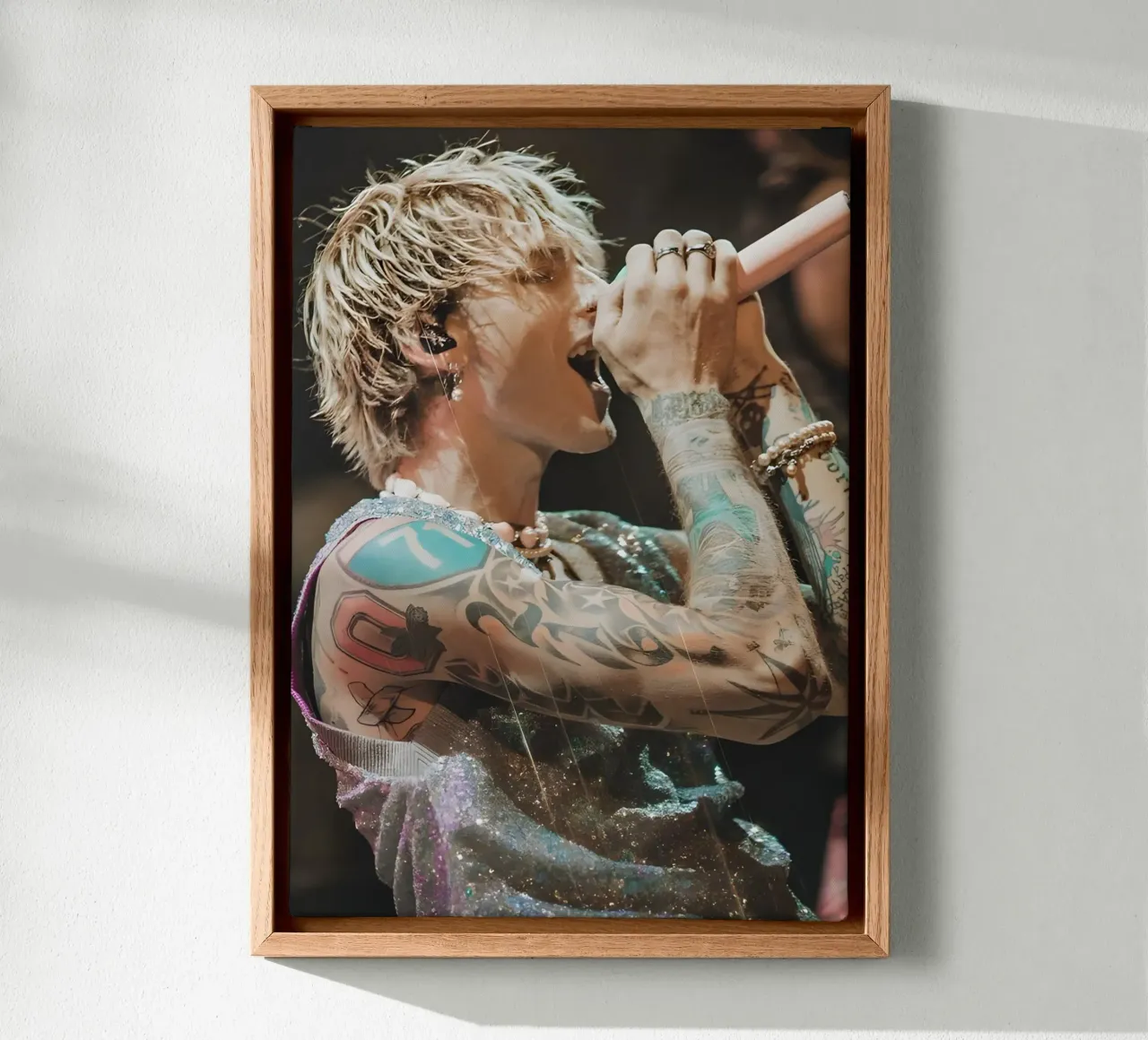 Machine Gun Kelly canvas met Baklijst van Low poly art