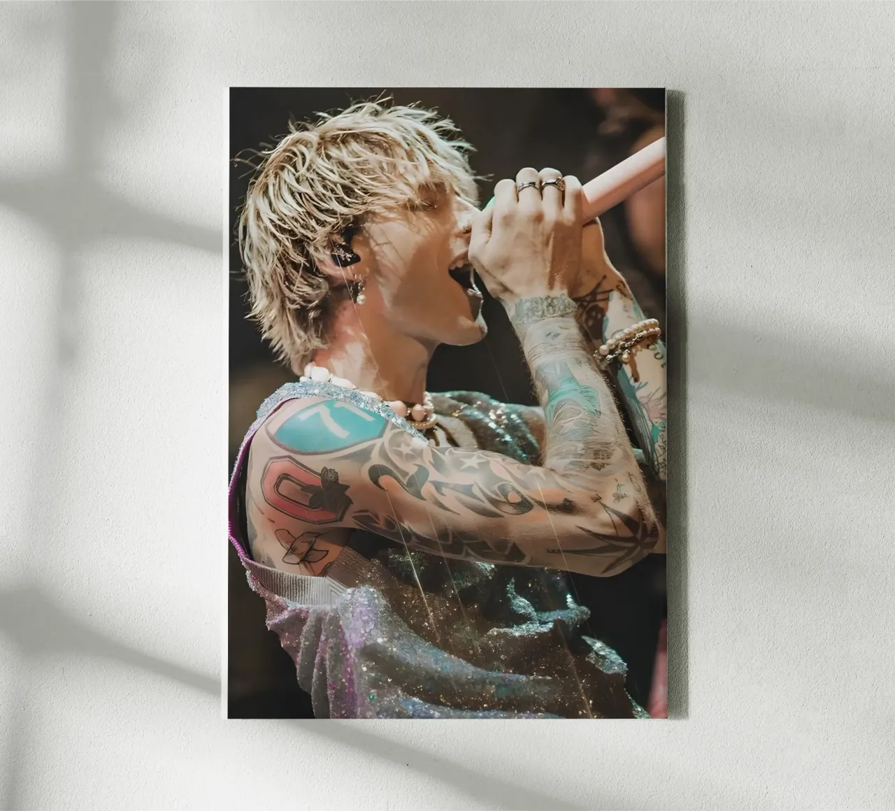 Machine Gun Kelly canvas met Baklijst van Low poly art