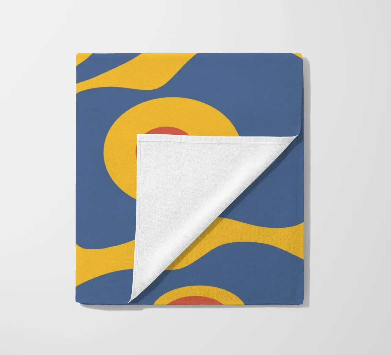 Boze ogen patroon strandhanddoek van Little Dean