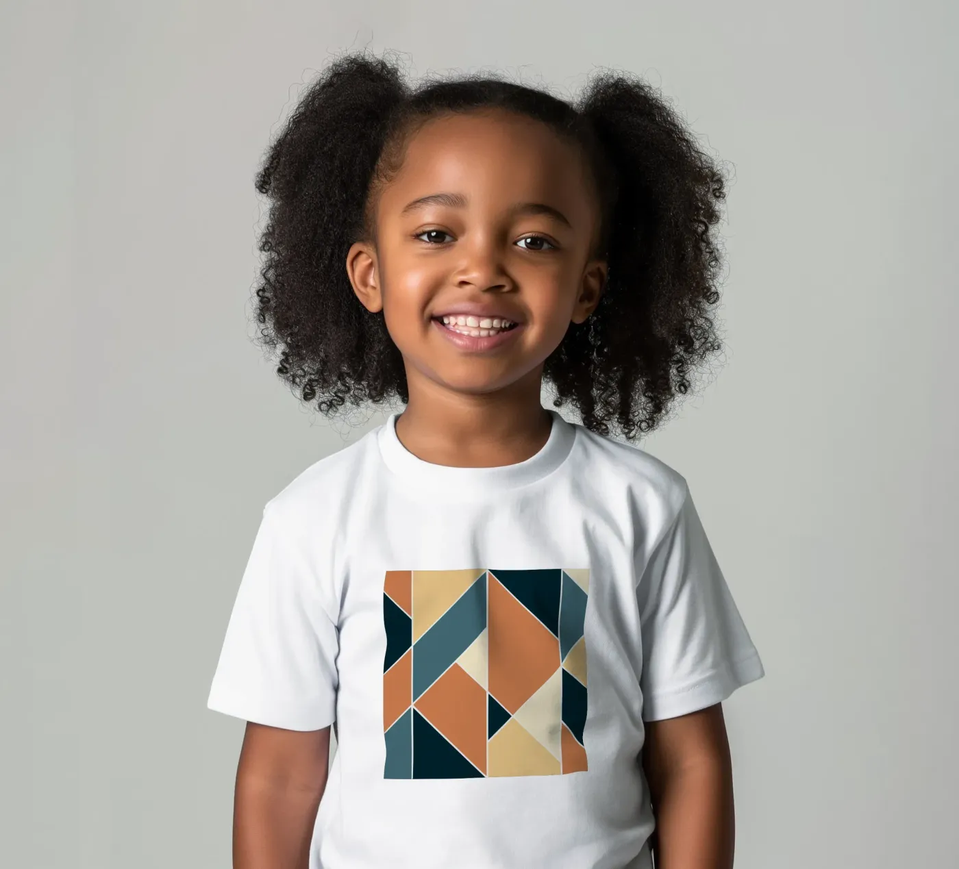 Geometric tile pattern Kinder T-Shirt von Little Dean
