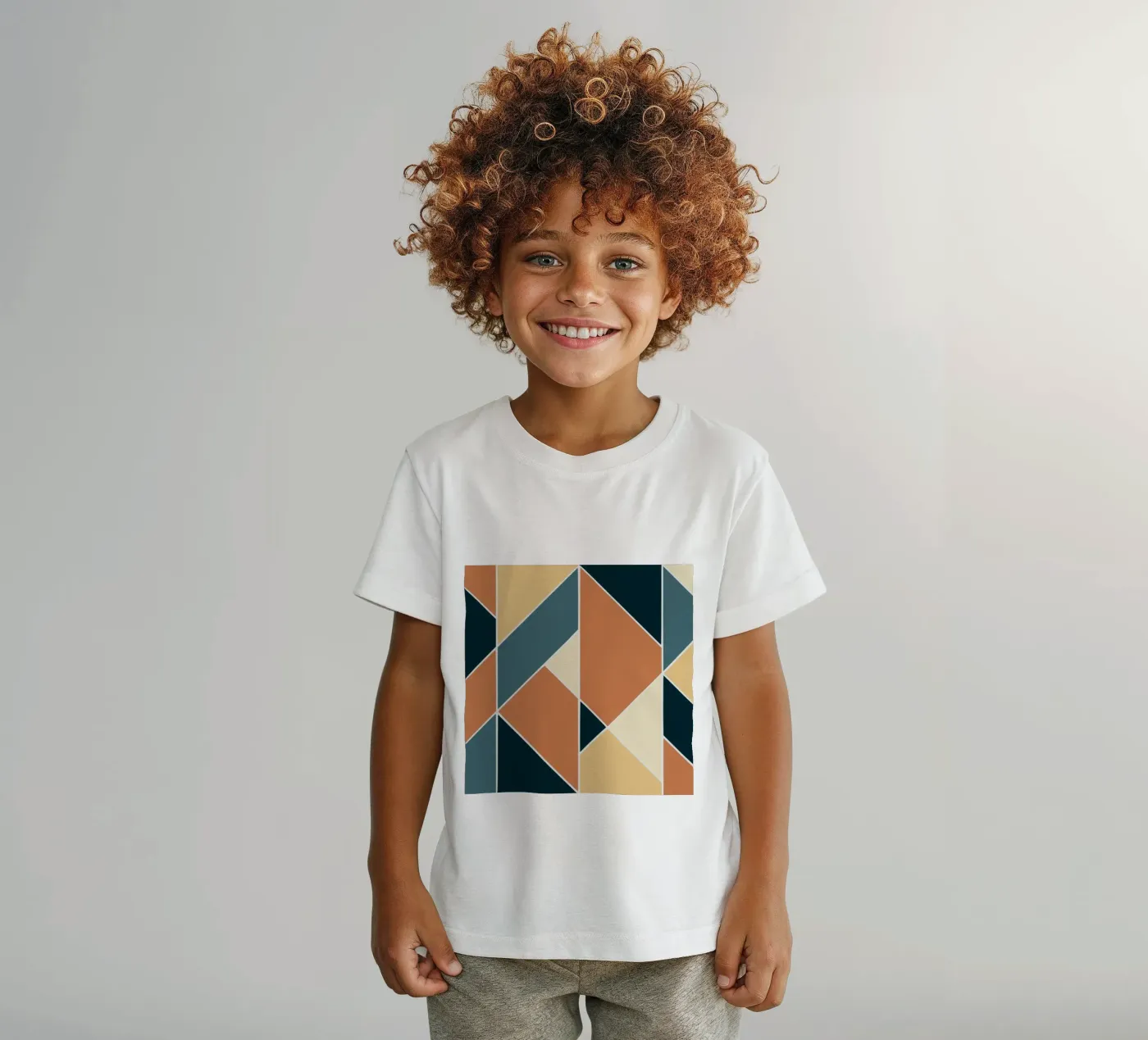 Geometric tile pattern Kinder T-Shirt von Little Dean